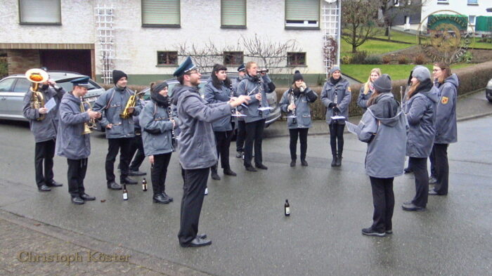 Musikverein "Eintracht" Olsberg - Ständchen an Heiligabend (Gierskopp)