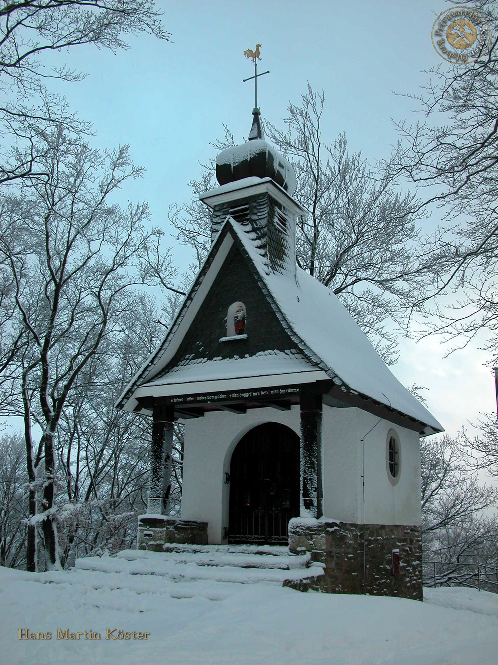 Wanderung zum verschneiten Borberg-Kirchhof 2004