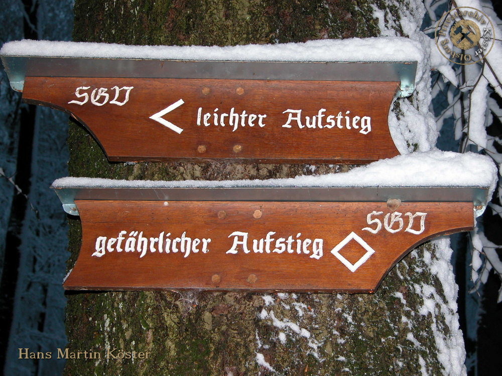 Wanderung zum verschneiten Borberg-Kirchhof 2004