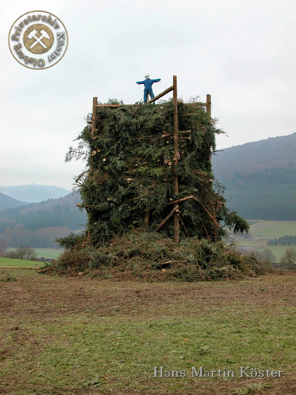 Gierskopp - Osterfeuer auf der Kienegge 2004